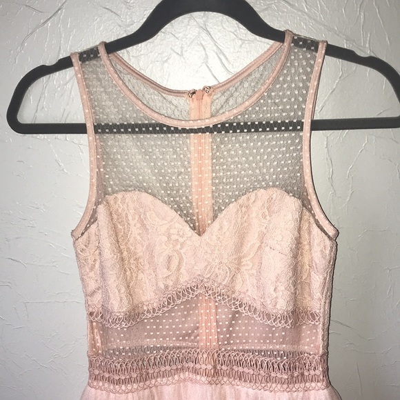 💗Blush Tulle & Lace Dress💗 - Picture 2 of 8